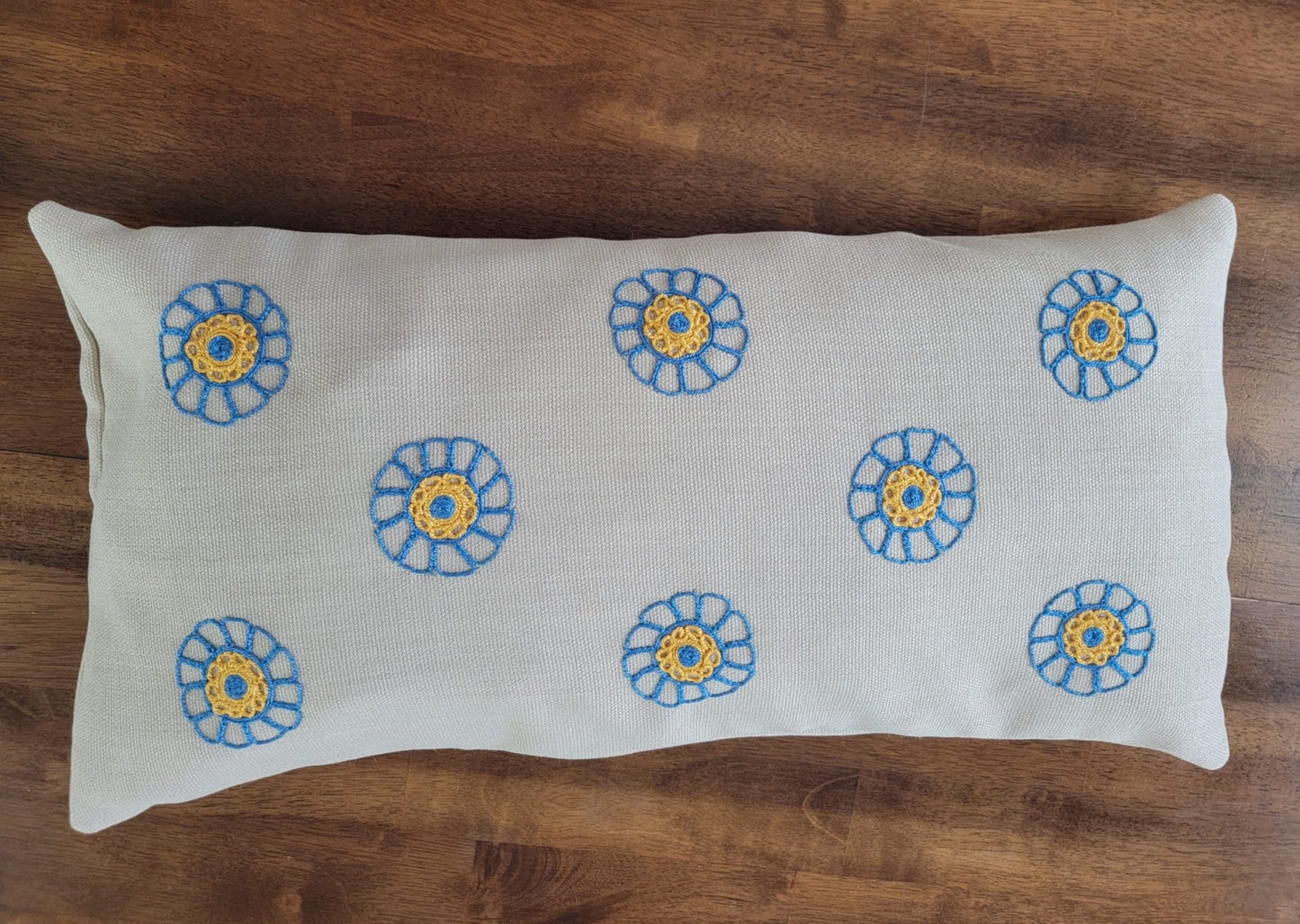 Tahriri Lumbar Pillow